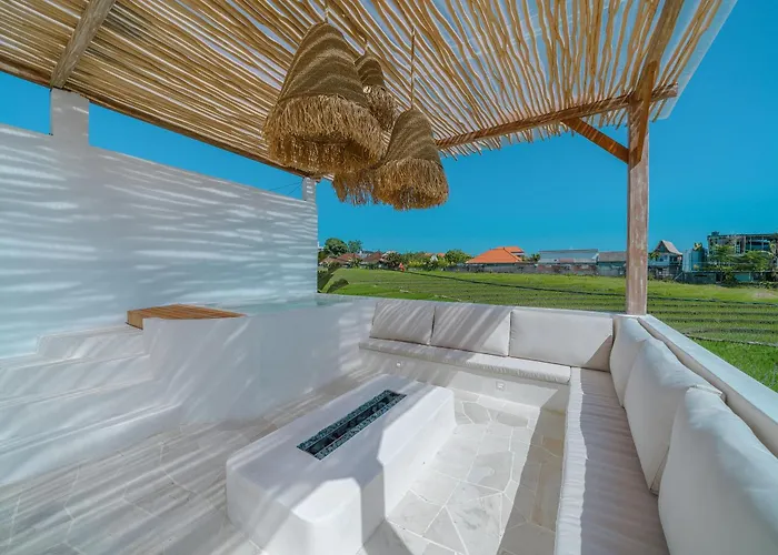 Paca - Rooftop, Outdoor Cinema & 2 Pools Overlooking Rice Fields Villa *