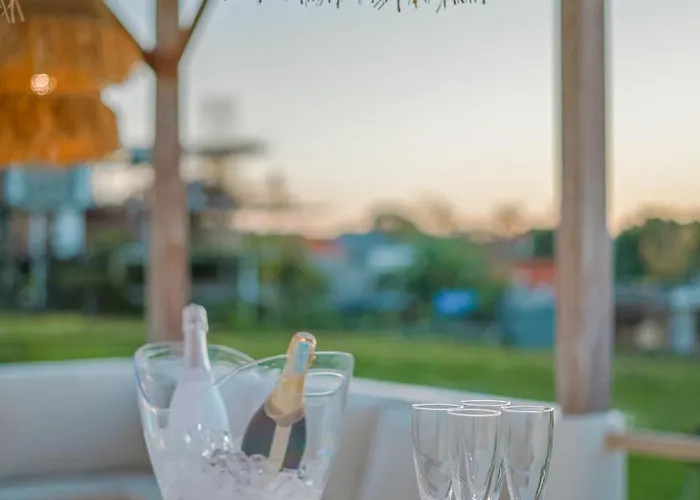 Paca - Rooftop, Outdoor Cinema & 2 Pools Overlooking Rice Fields Villa Canggu (Bali)