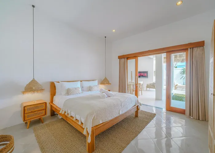 Villa Paca - Rooftop, Outdoor Cinema & 2 Pools Overlooking Rice Fields