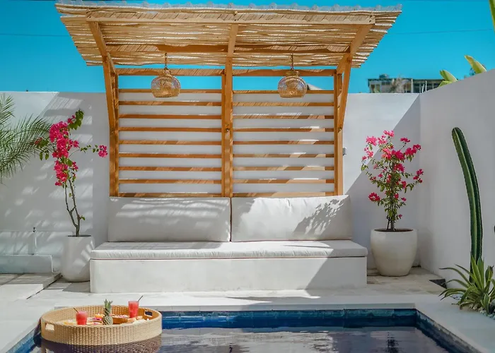 Paca - Rooftop, Outdoor Cinema & 2 Pools Overlooking Rice Fields Canggu (Bali)