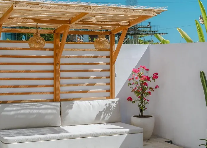 Paca - Rooftop, Outdoor Cinema & 2 Pools Overlooking Rice Fields Villa