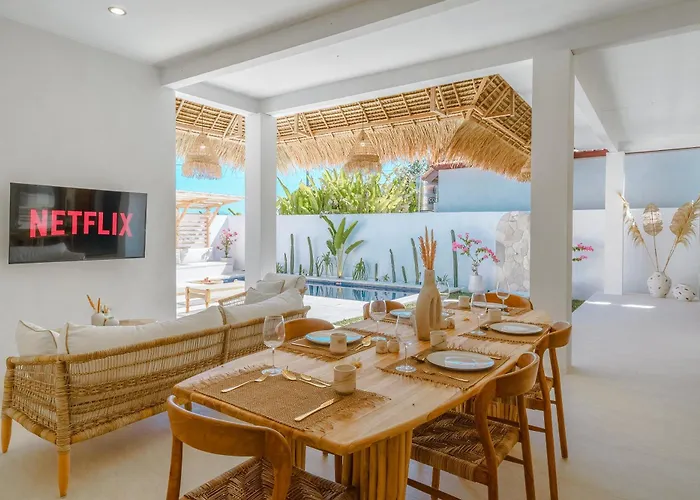 Paca - Rooftop, Outdoor Cinema & 2 Pools Overlooking Rice Fields Villa *