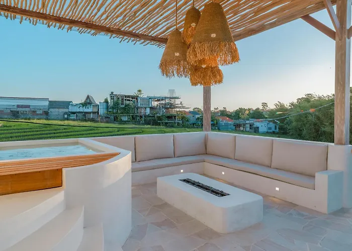 Villa Paca - Rooftop, Outdoor Cinema & 2 Pools Overlooking Rice Fields Canggu (Bali)