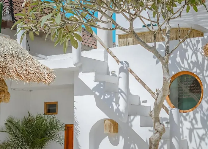 Paca - Rooftop, Outdoor Cinema & 2 Pools Overlooking Rice Fields Canggu (Bali)