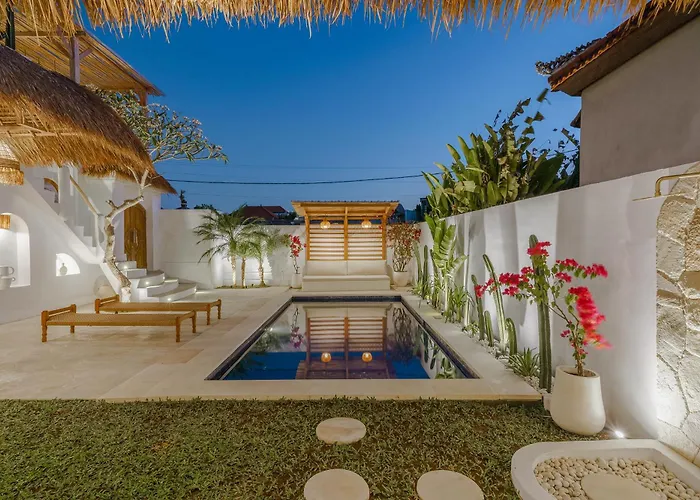 Paca - Rooftop, Outdoor Cinema & 2 Pools Overlooking Rice Fields