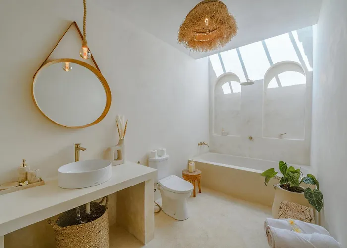 Paca - Rooftop, Outdoor Cinema & 2 Pools Overlooking Rice Fields Villa *
