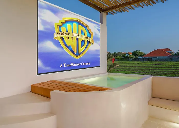 Paca - Rooftop, Outdoor Cinema & 2 Pools Overlooking Rice Fields *