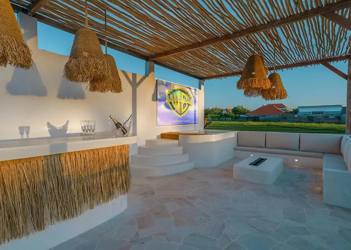 Paca - Rooftop, Outdoor Cinema & 2 Pools Overlooking Rice Fields * Canggu (Bali)